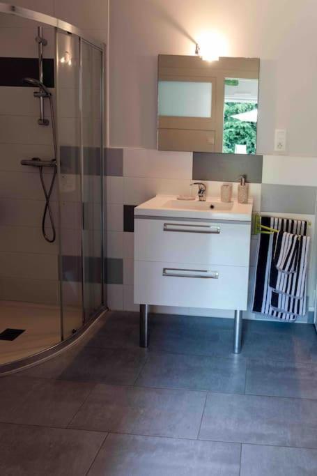 Maison Et Jardin 2Chambres 2Salles De Bain Séné Exterior foto
